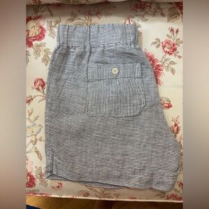 Athleta Women’s Blue and White Striped Linen Shorts 5” inseam.